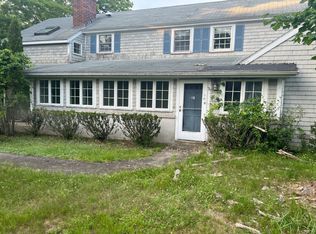 79 Vaughn Ln, Cranston, RI 02921