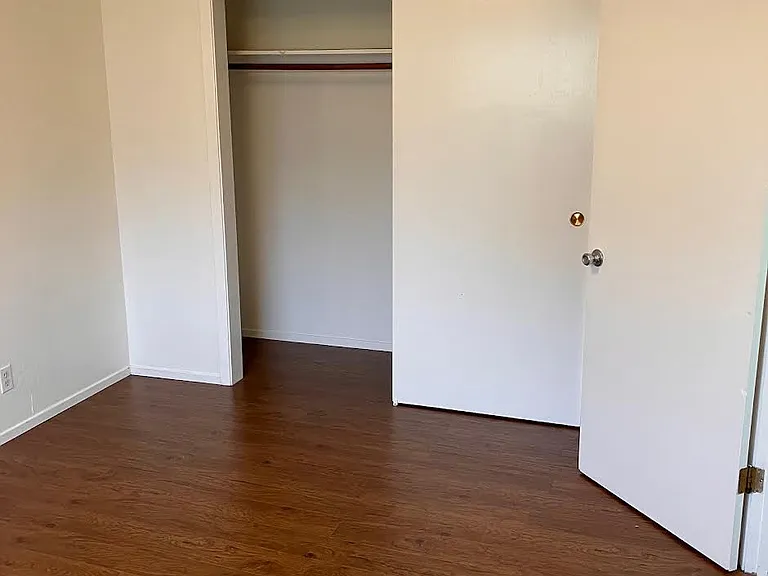 865 Northpoint Dr #5 — Photo 6