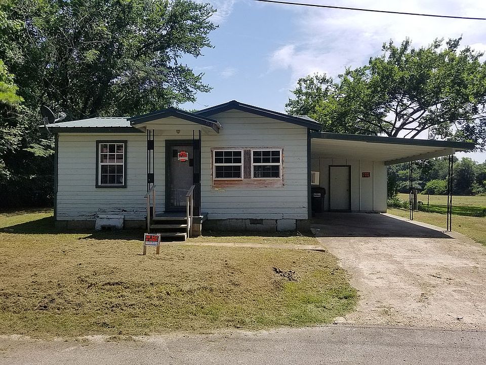 1st image of 301 E Estes St
