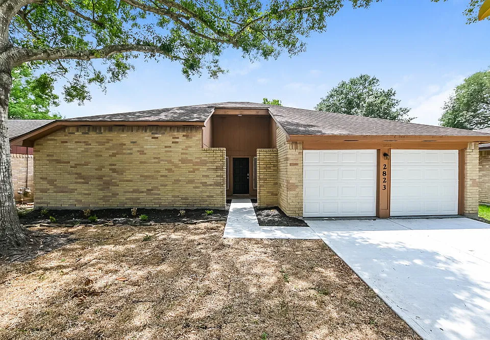 2823 Woodhall Ct