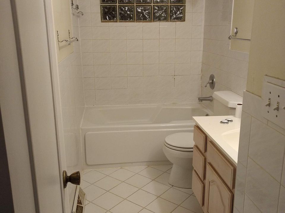 1st image of 2201 Pleasant St