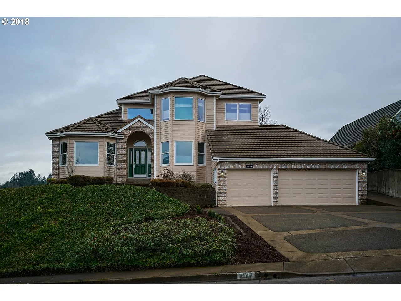 2187 NW Kari Pl photo 1