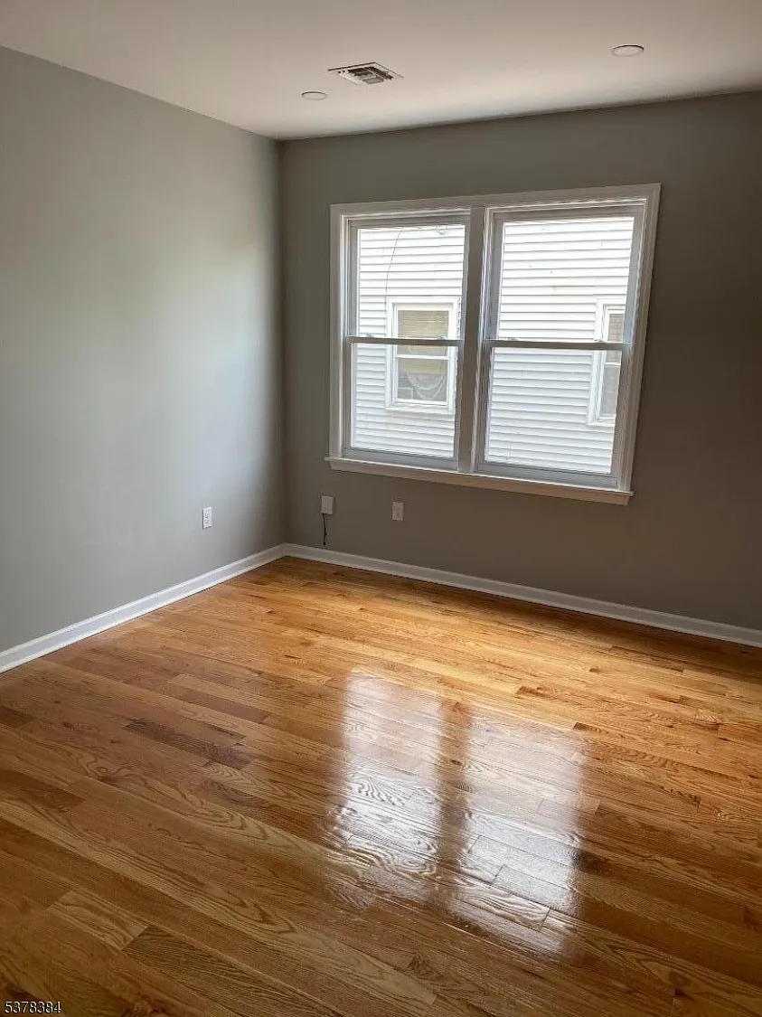 2 bed, 1.0 bath, $2,300 — Photo 3