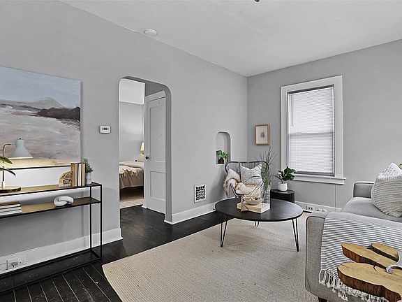 2nd image of 4658 Dewey Ave