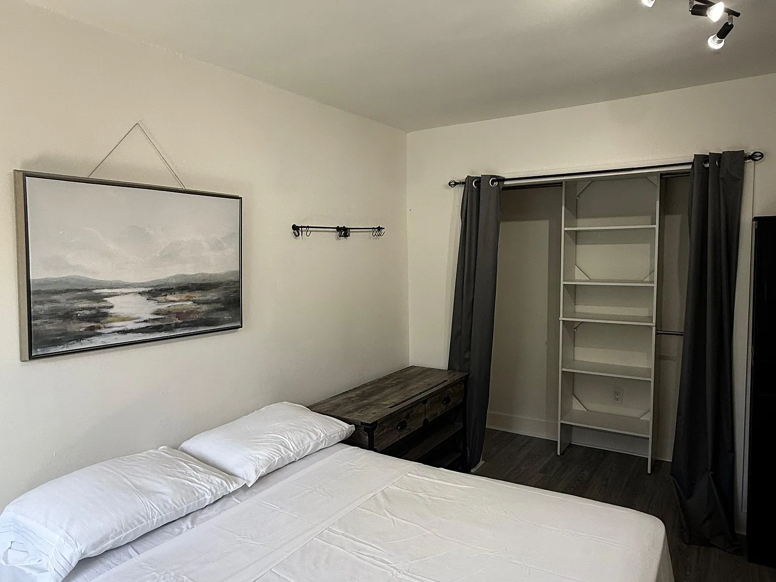 Studio, 375 sqft, $1,300 — Photo 4