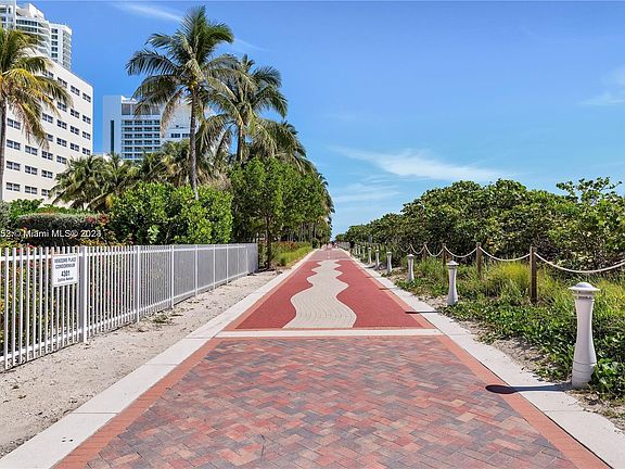 3rd image of 4301 Collins Ave APT 1007