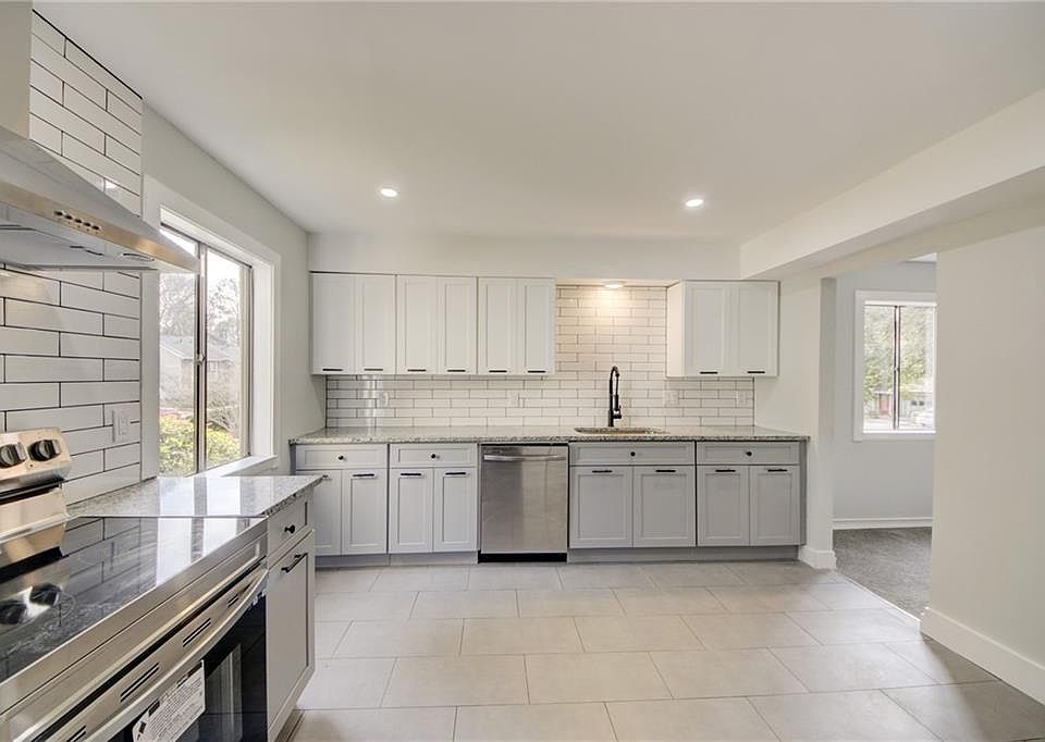 1st image of 2891 Torreya Way SE
