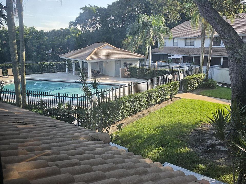 1st image of 9809 RIVERSIDE Drive #51-5