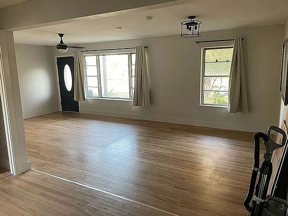 3rd image of 7067 Dover Ln