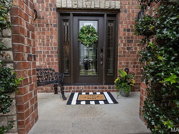 2nd image of 220 Woodcliffe Place Dr