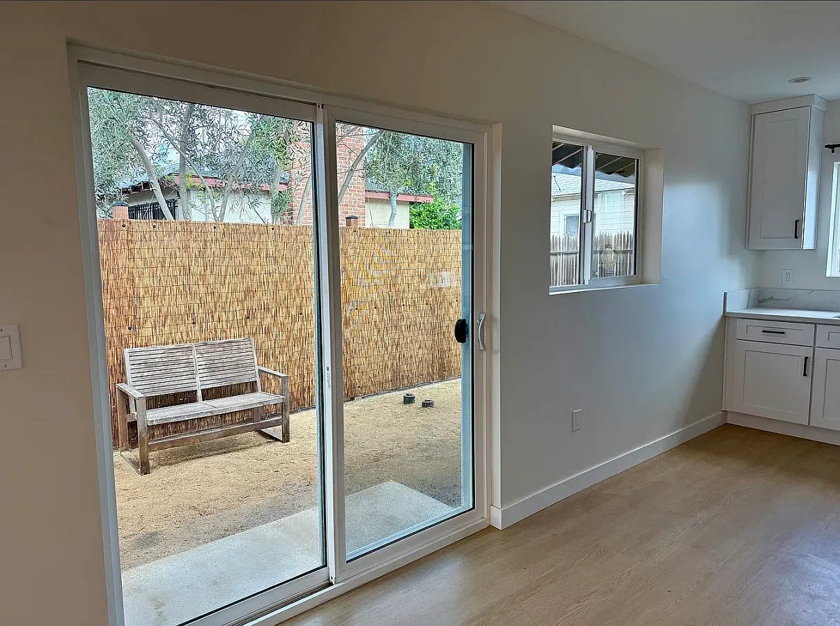 2 bed, 576 sqft, $2,595 — Photo 4