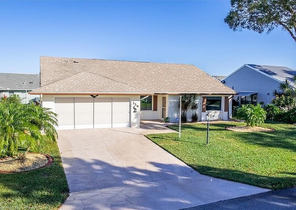 1st image of 354 Grove Cir
