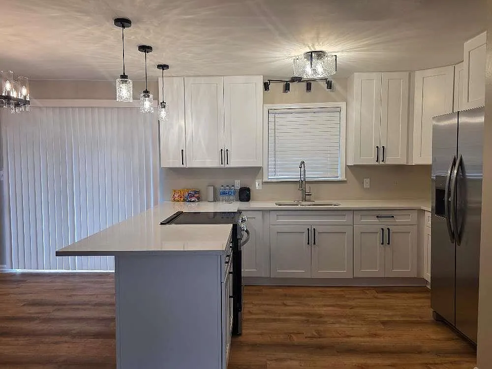 4 bed, 2.5 bath, 1408 sqft, $2,395 — Photo 4