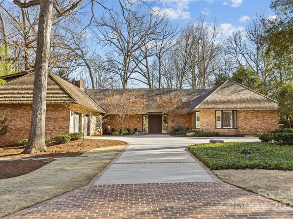 2419 Lemon Tree Ln, Charlotte, NC 28211