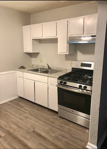 1308 W Lexington Ave #E Photo 1