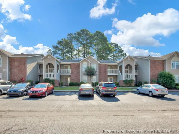 672 Bartons Landing Pl APT 8, Fayetteville, NC 28314