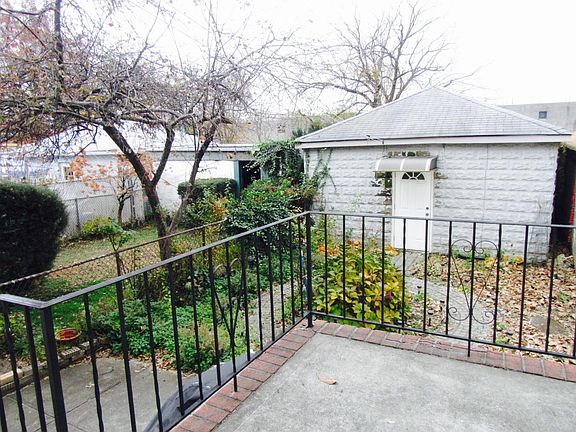 3rd image of 6456 Admiral Ave