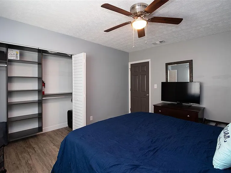 1635 Gladys St #2 — Photo 19