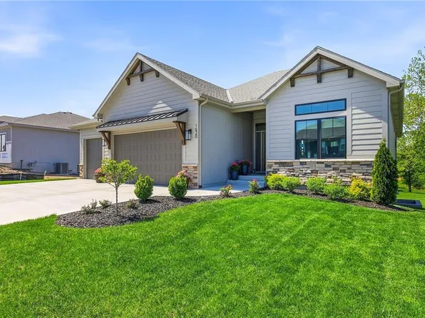 1820 Homestead Dr, Liberty, MO 64068