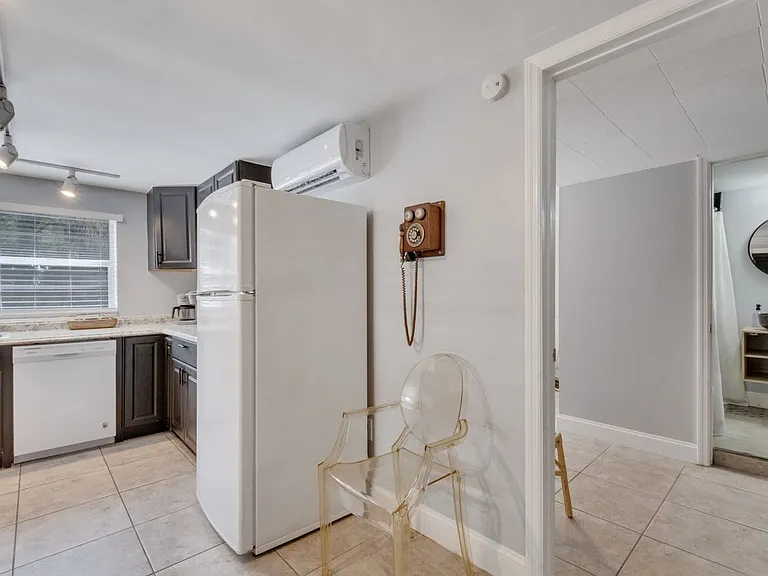 415 S Hyer Ave #B — Photo 10