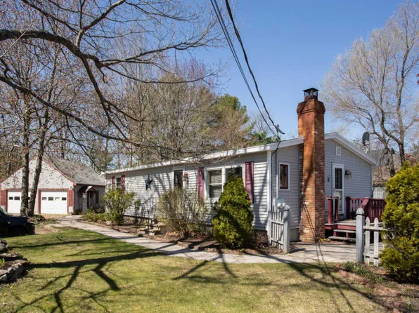 13 Hewey St, Sanford, ME 04073