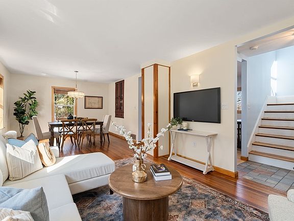 5th image of 38 Fairfield St