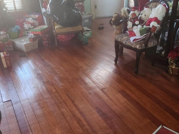 205 W College St, Kenton, TN 38233