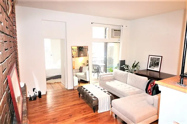 Rented by Oxford Property Group | media 4