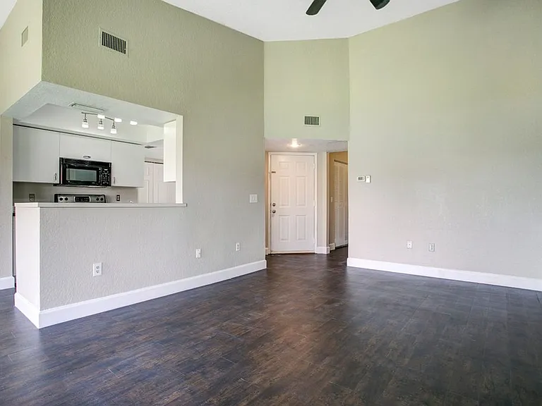 1346 Stearman Ct #16 — Photo 5