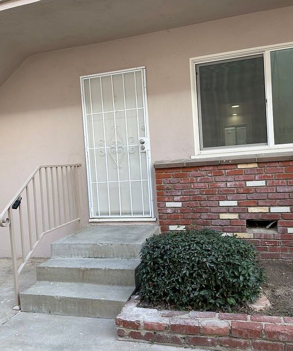 1st image of 2215 Mathews Ave APT 2