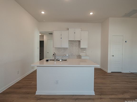 4th image of 5935 Willow Point BLVD