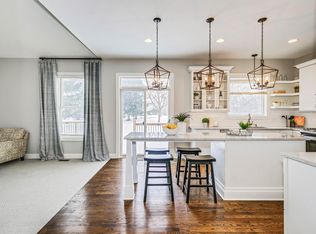 2527 Whitfield Dr, Mendota Heights, MN 55120