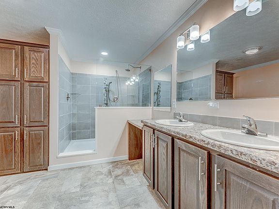 4th image of 180 Imperial Woods Dr
