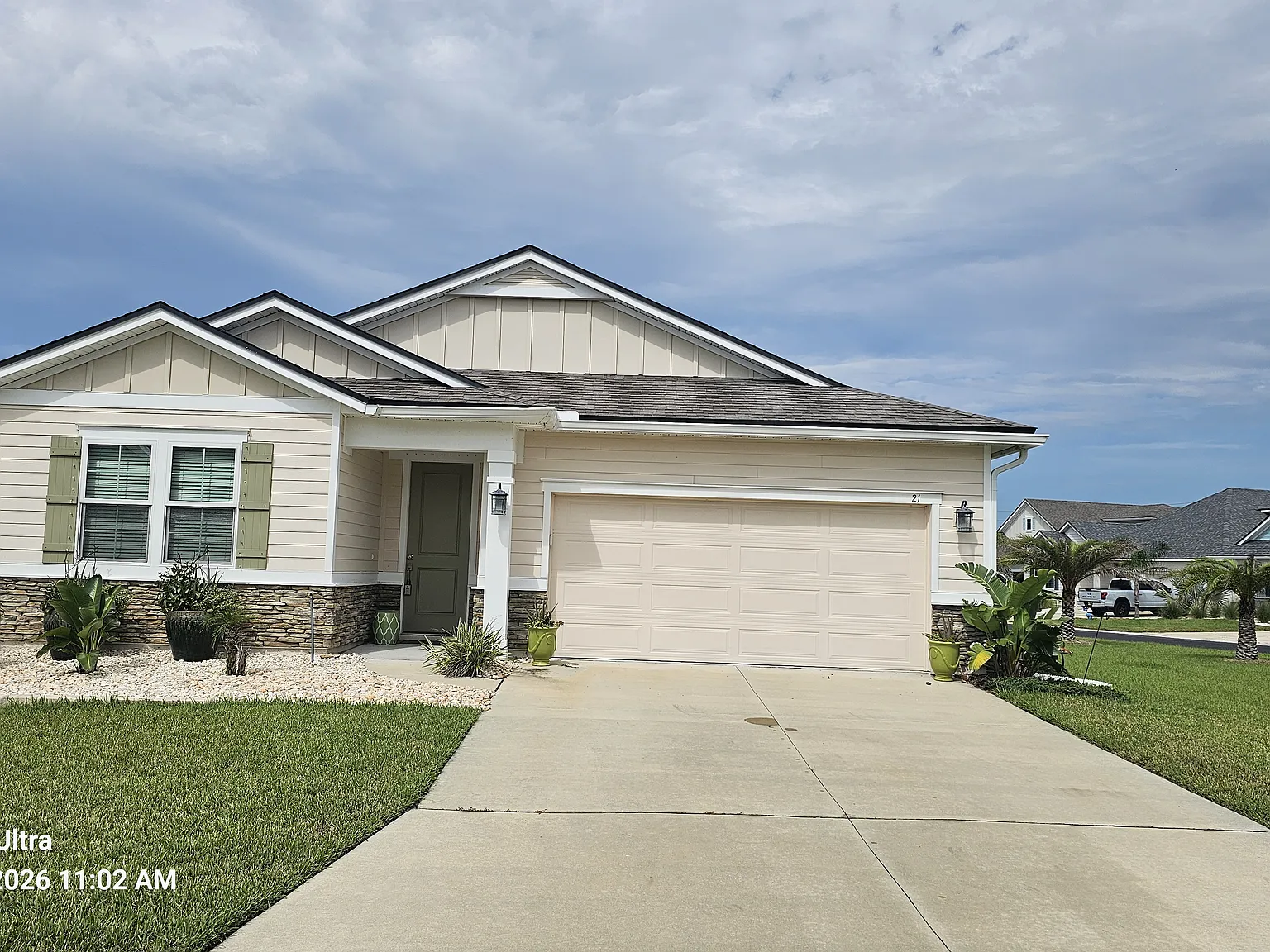 3 bed, 2216 sqft, $2,995 — Photo 1