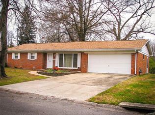 1004 Brentmoor Dr, Belleville, IL