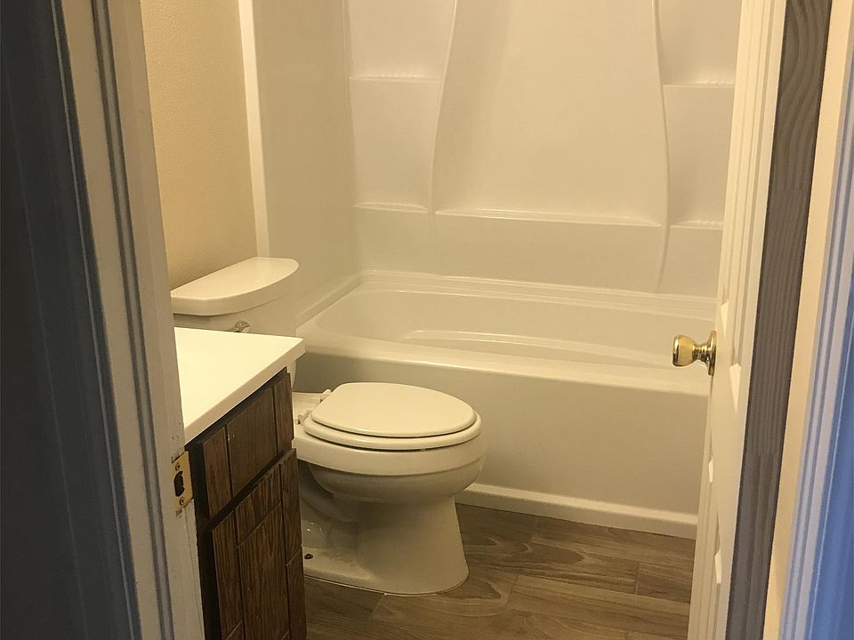 2nd image of 505 Shoshoni St APT D