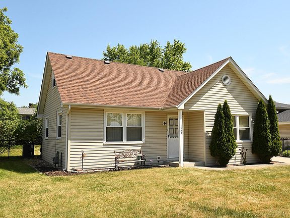 2nd image of 1609 Argyle Ln