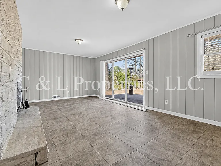102 Ilene St — Photo 12