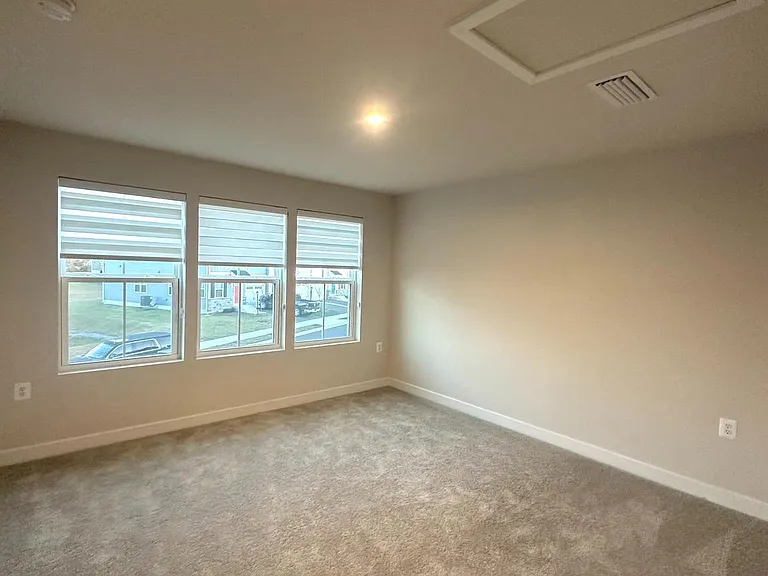 117 Dunster St — Photo 34