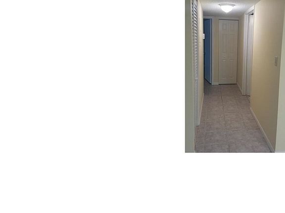 3rd image of 20761 NE 4th Pl