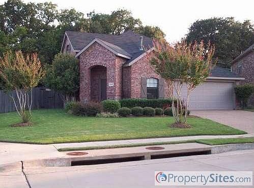 3rd image of 1930 Twin Oaks Cir
