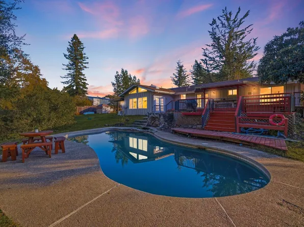 6404 Guerneville Road, Sebastopol, CA 95472