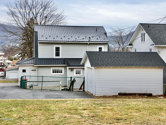 4th image of 1056 Louisa St