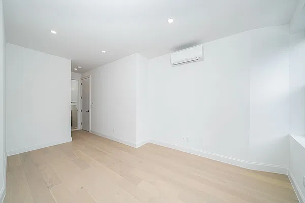 Bedroom, photo 4