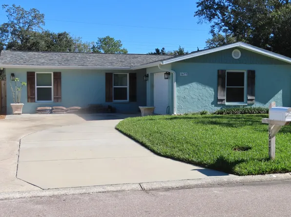 1677 Cardinal Dr, Dunedin, FL 34698