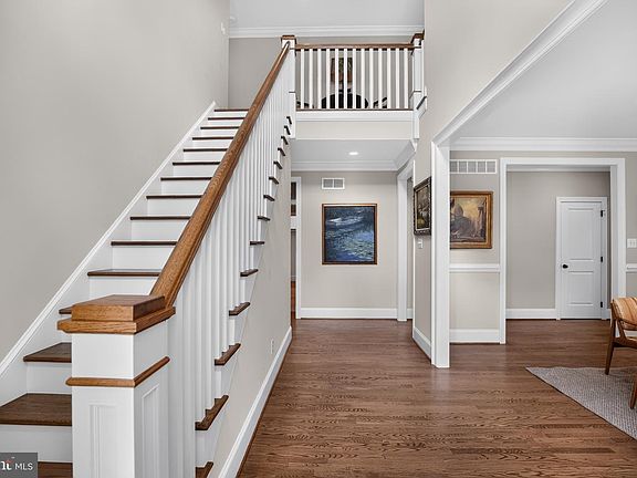 4th image of 129 Traymore Ln