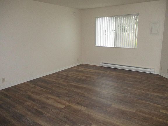 4th image of 704 NE Kane Dr #109OFFSITE-1229