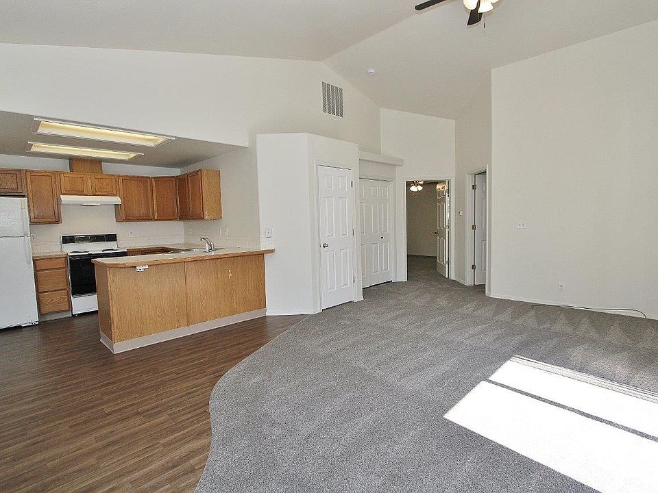 1st image of 824-826 S McKinley Ave