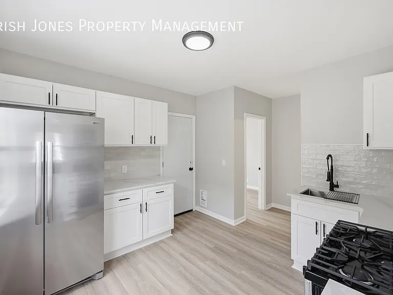 61 Princeton Pl #2 — Photo 5