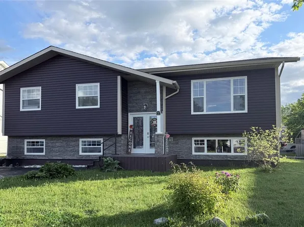 2 Carroll Avenue, Pasadena, NL A0L1K0